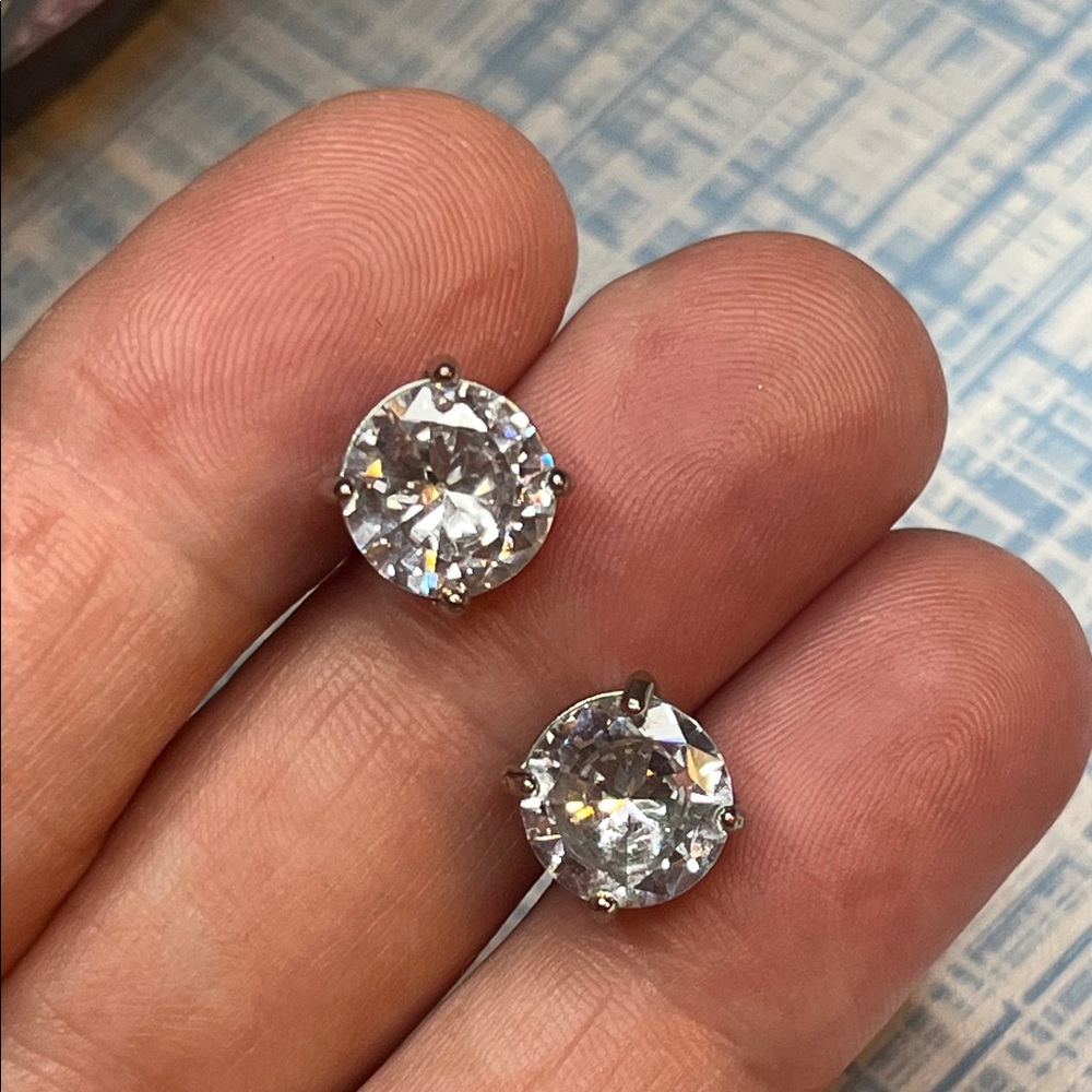 Elegant High end Stunning and sparkly Classic Large Stud Earrings in Silver